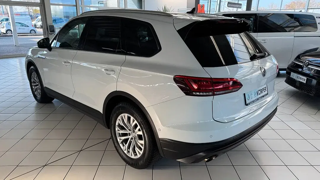 Volkswagen Touareg - Thumbnail 2