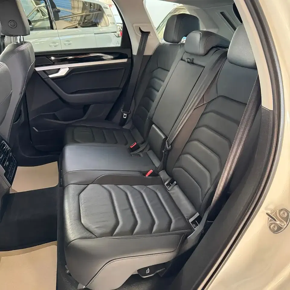 Volkswagen Touareg - Thumbnail 8