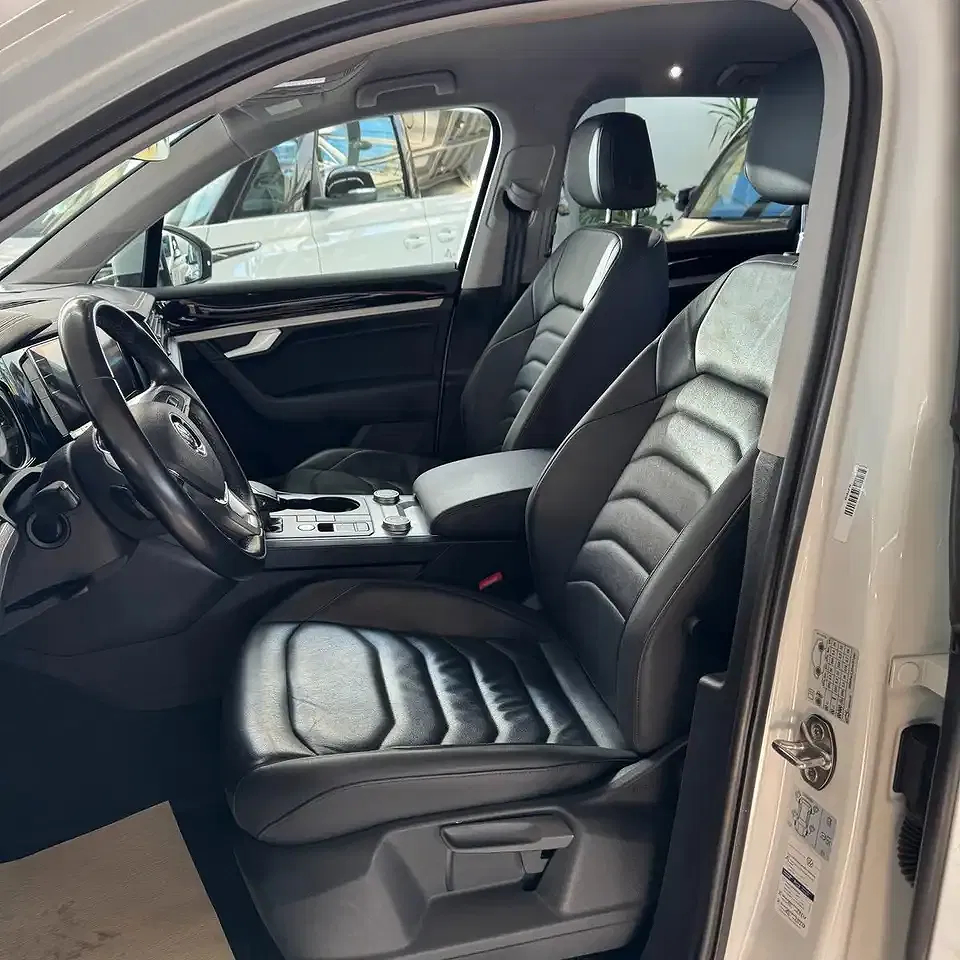 Volkswagen Touareg - Thumbnail 9
