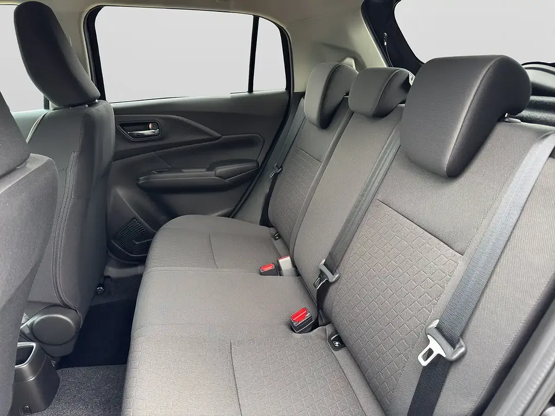 Suzuki Swift - Thumbnail 11