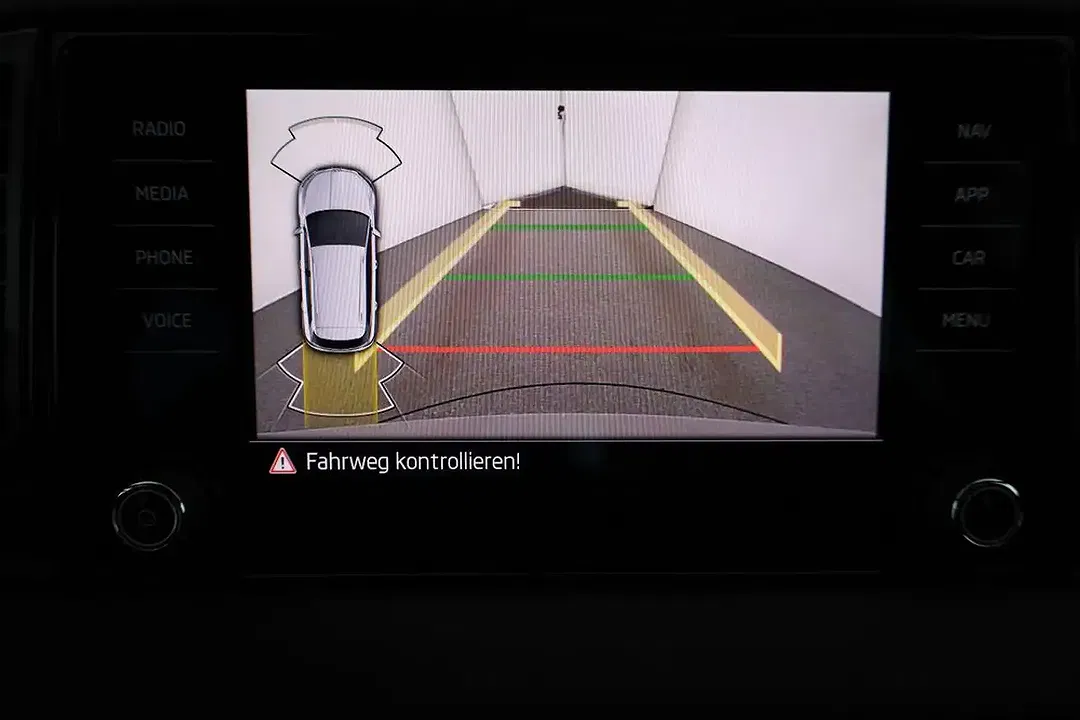 Skoda Karoq - Thumbnail 7