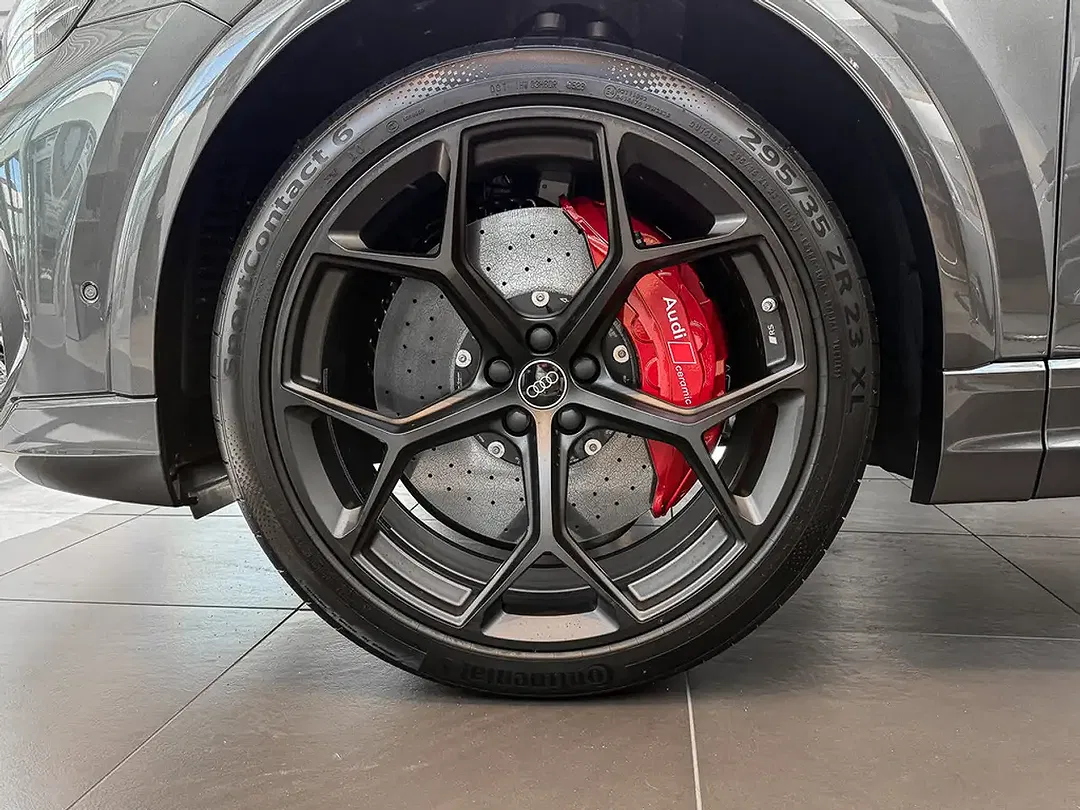 Audi RS Q8 - Thumbnail 4