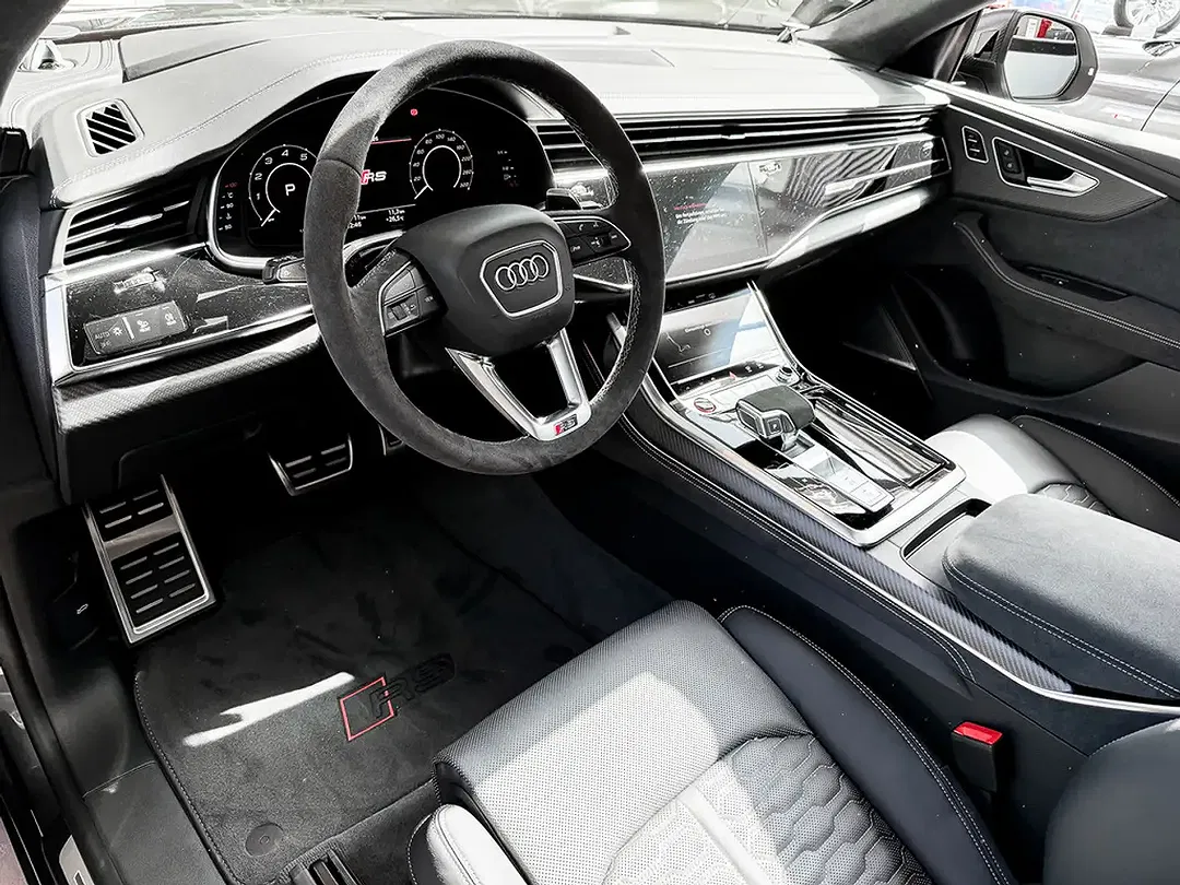 Audi RS Q8 - Thumbnail 6