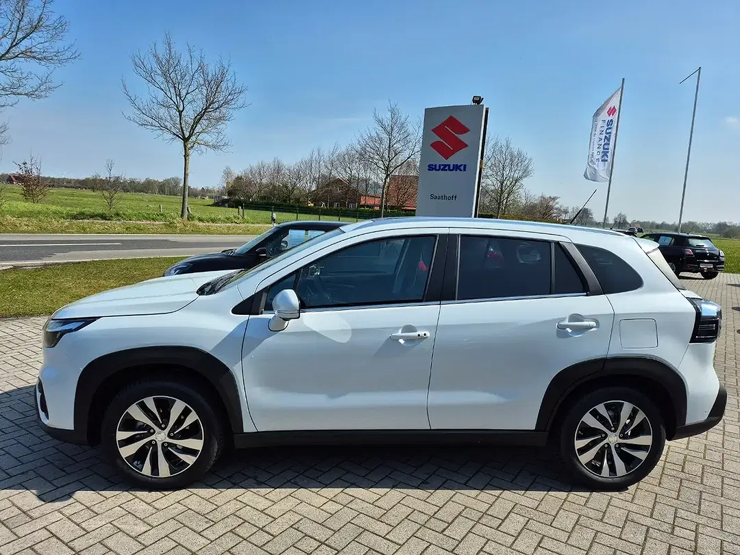 Suzuki S-Cross - Thumbnail 2