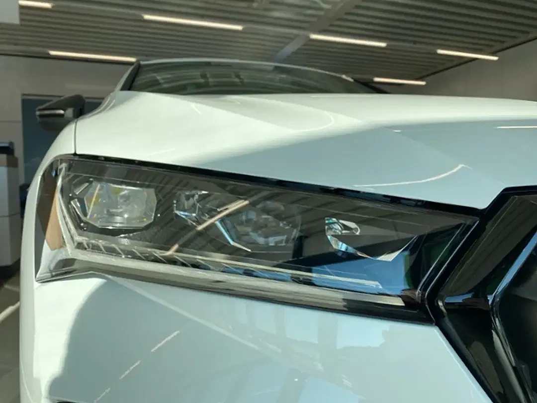 Skoda Superb - Thumbnail 6