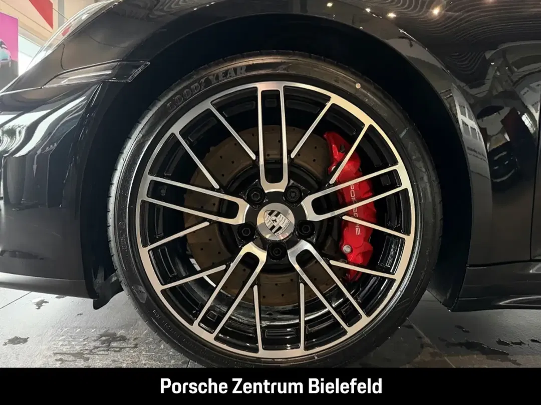 Porsche 992 - Thumbnail 11