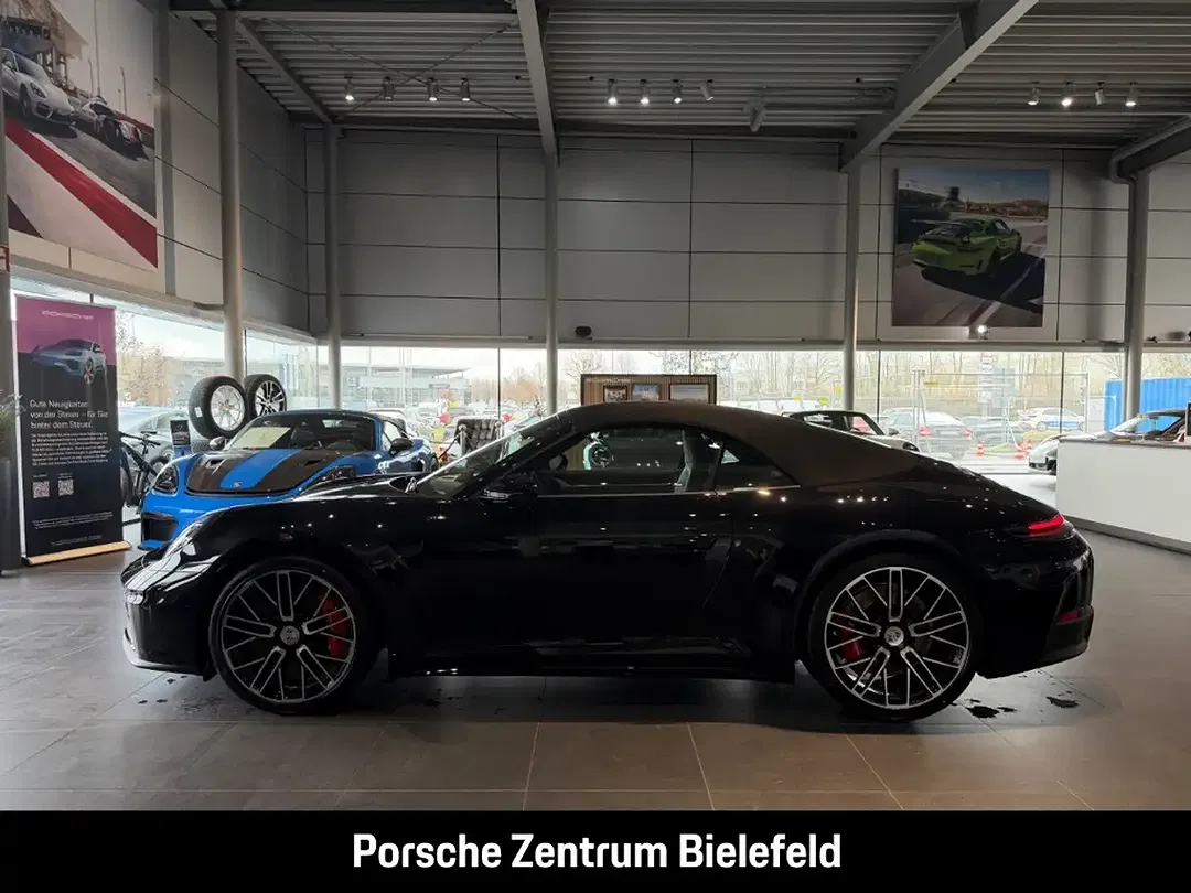 Porsche 992 - Thumbnail 2