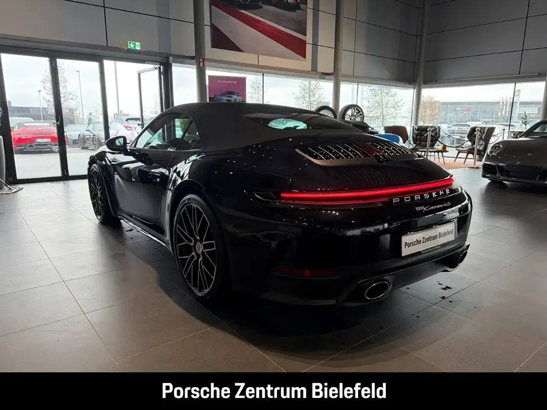 Porsche 992 - Thumbnail 3
