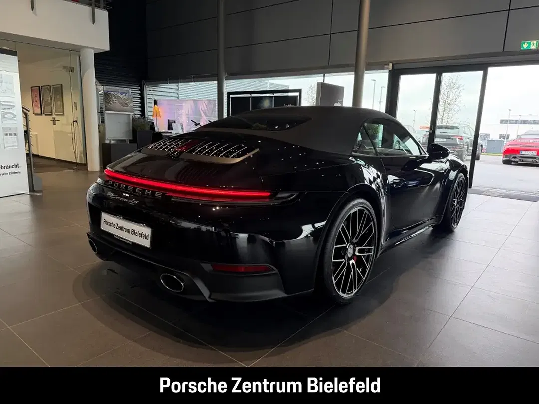 Porsche 992 - Thumbnail 6