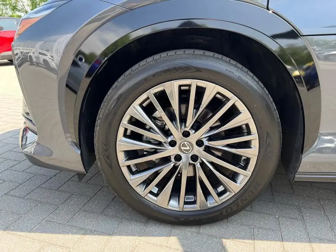Lexus RZ - Thumbnail 15