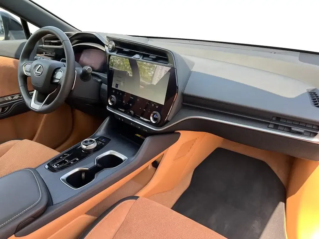 Lexus RZ - Thumbnail 8