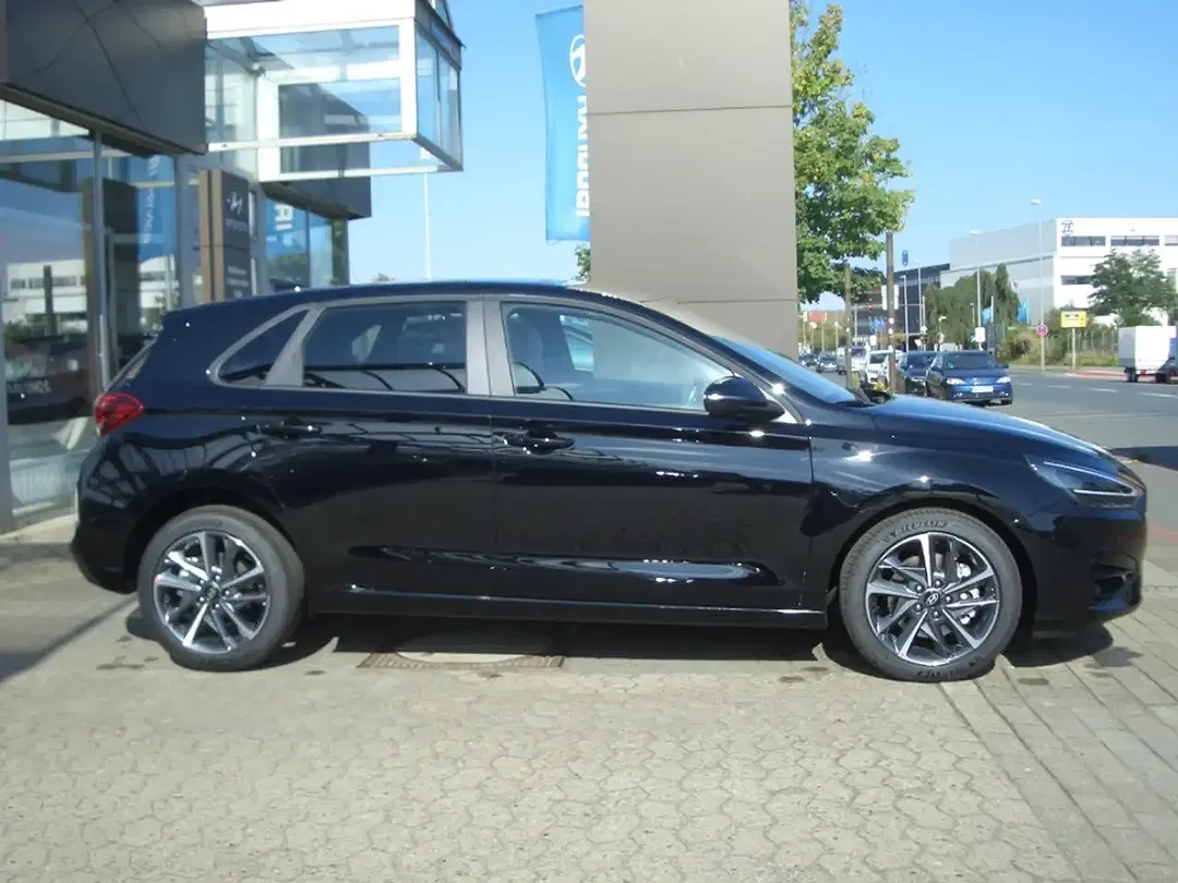 Hyundai i30 - Thumbnail 3
