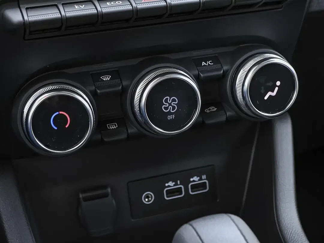 Renault Clio - Thumbnail 15