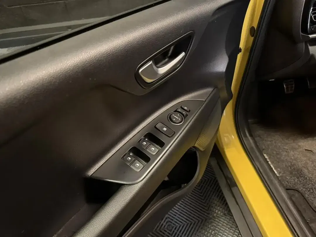 Kia Stonic - Thumbnail 11