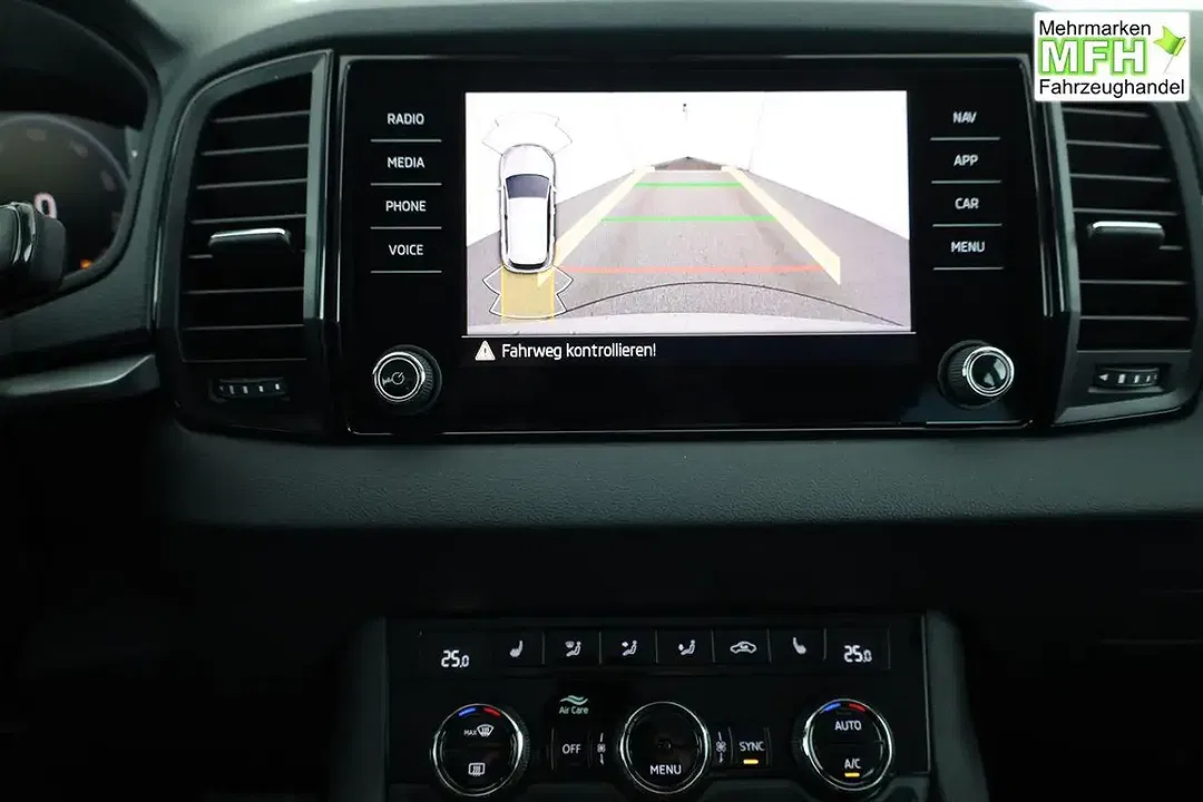 Skoda Karoq - Thumbnail 6