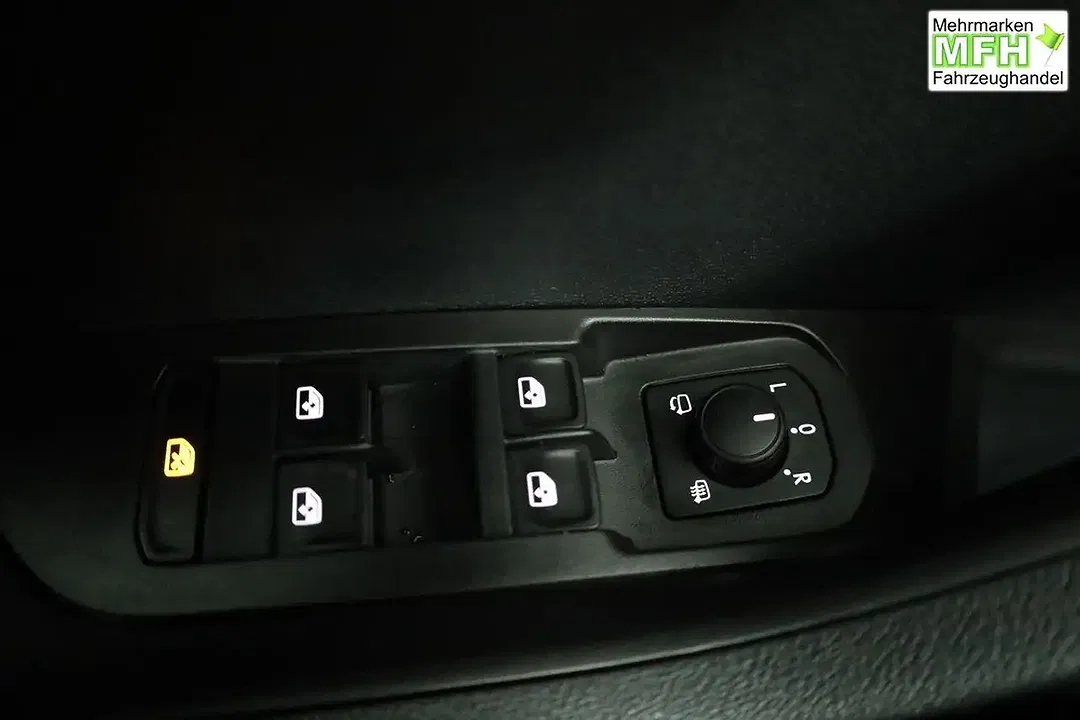 Skoda Karoq - Thumbnail 7