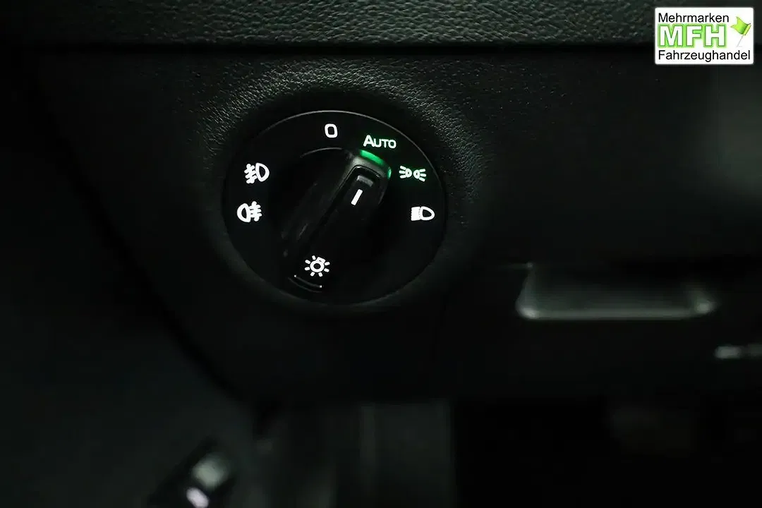Skoda Karoq - Thumbnail 8