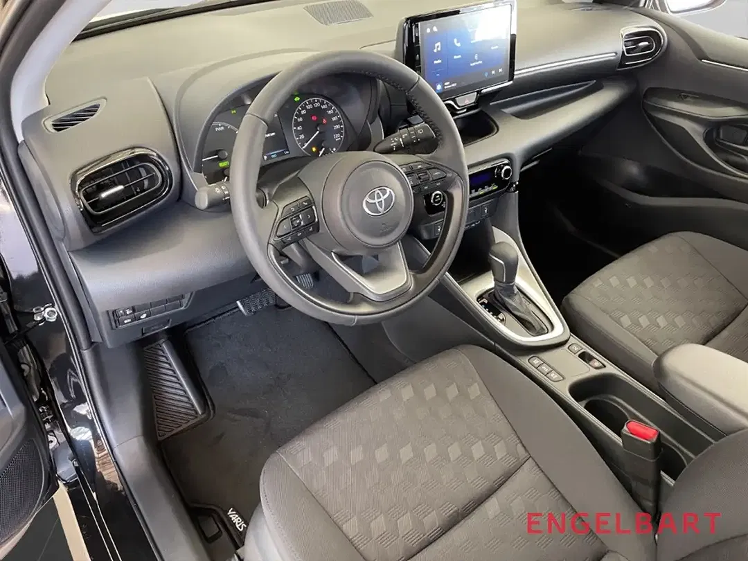 Toyota Yaris - Thumbnail 6