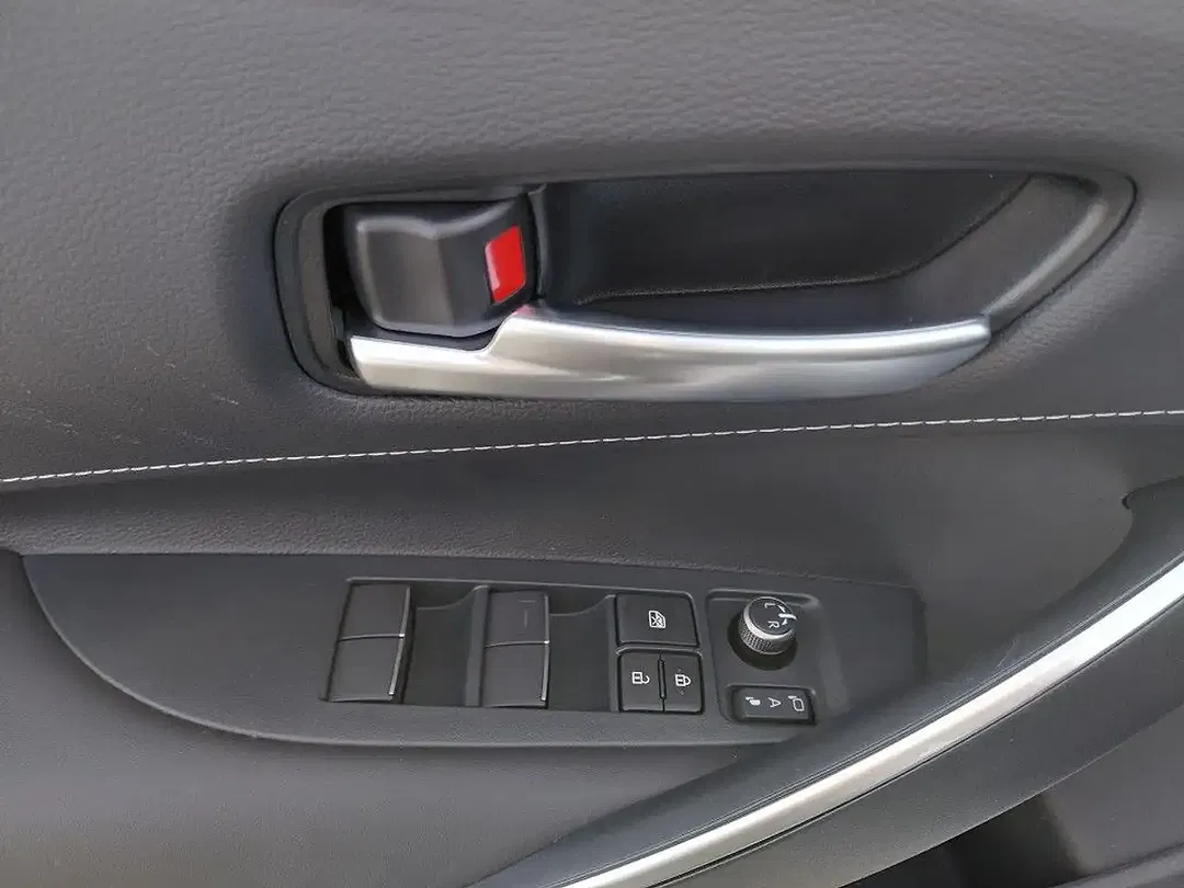 Toyota Corolla - Thumbnail 10