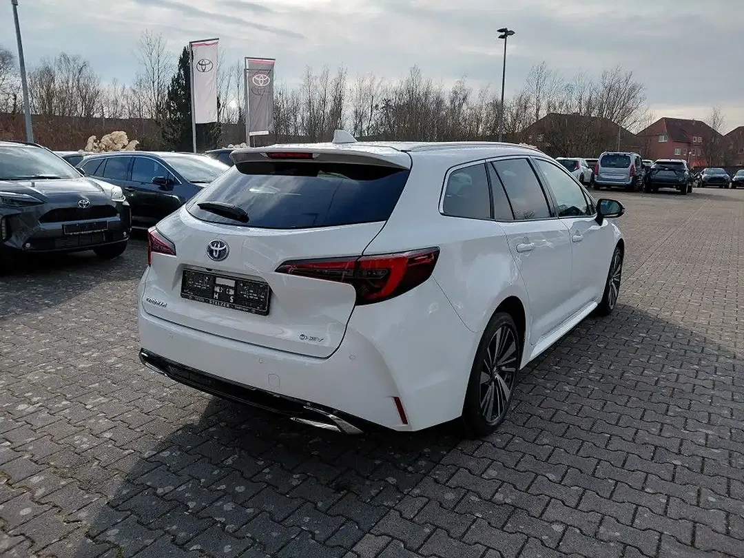Toyota Corolla - Thumbnail 5