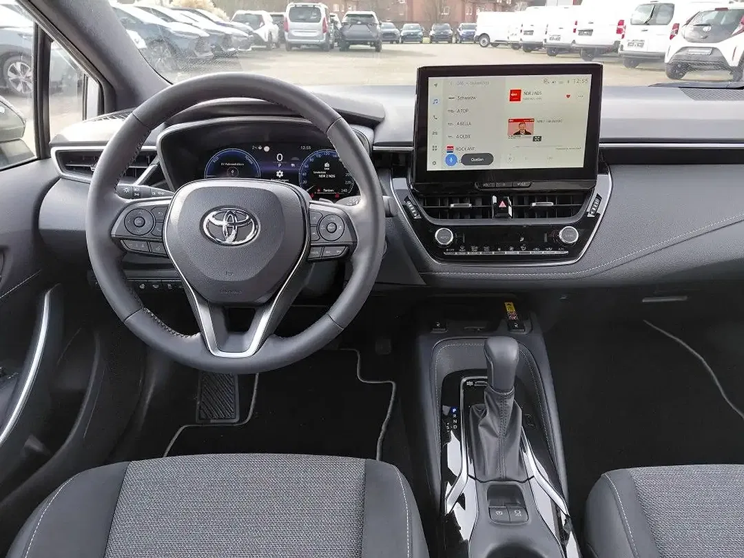 Toyota Corolla - Thumbnail 9
