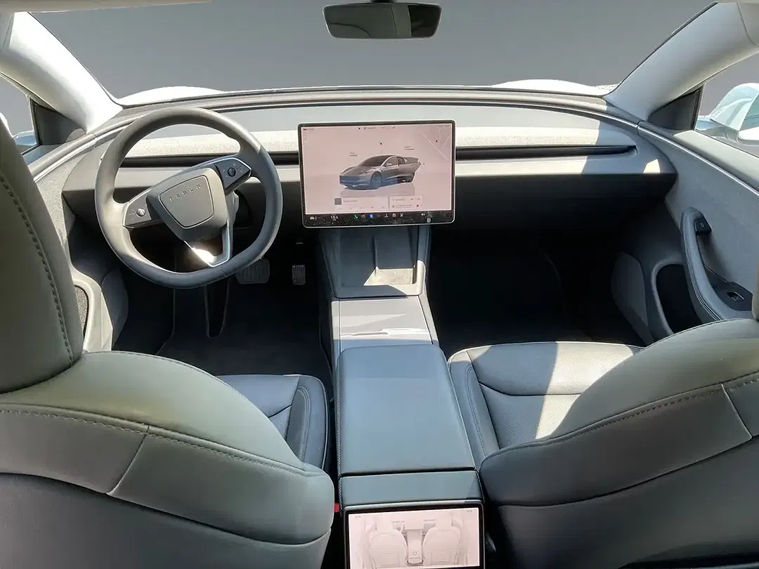 Tesla Model 3 - Thumbnail 14