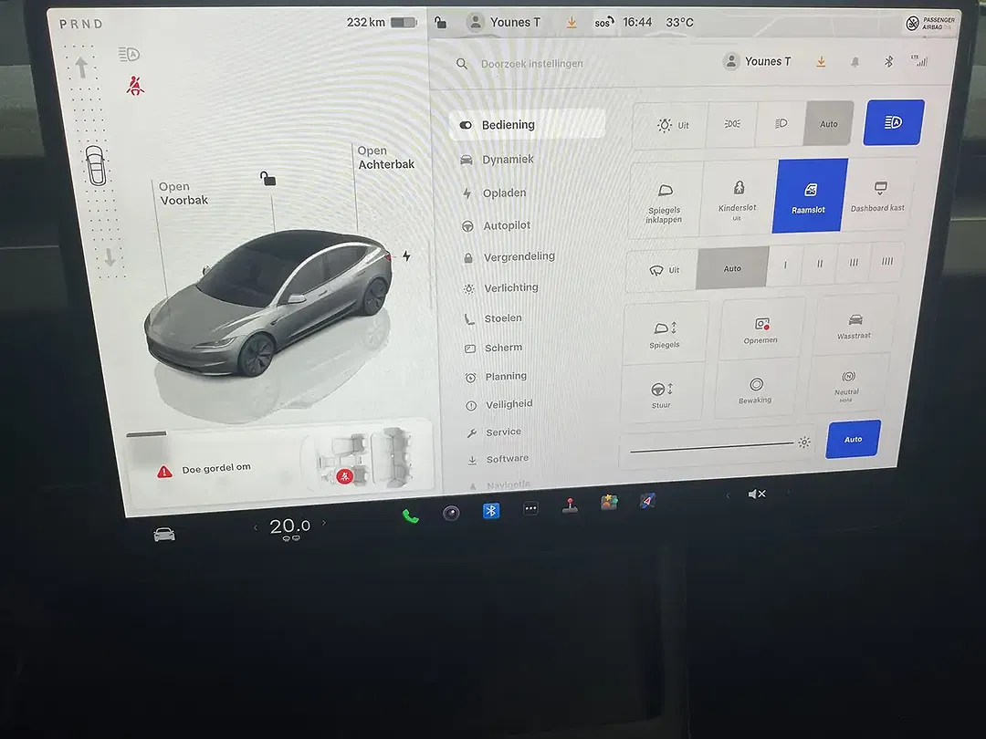 Tesla Model 3 - Thumbnail 21
