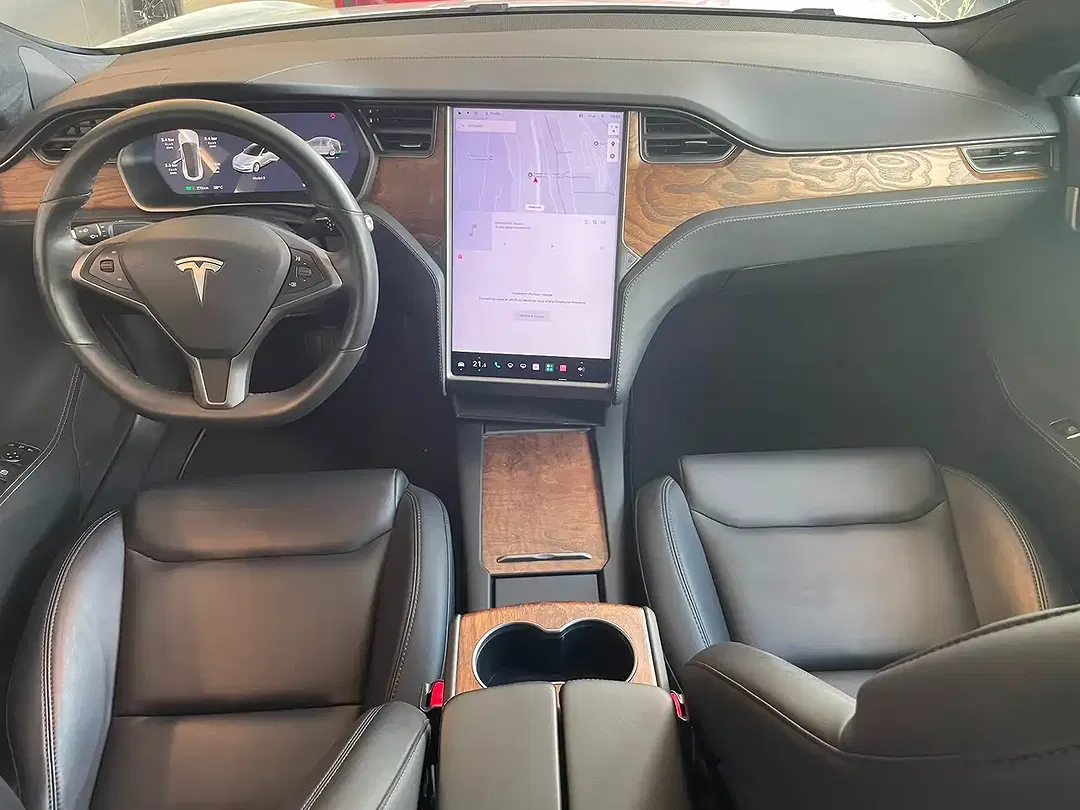 Tesla Model S - Thumbnail 12