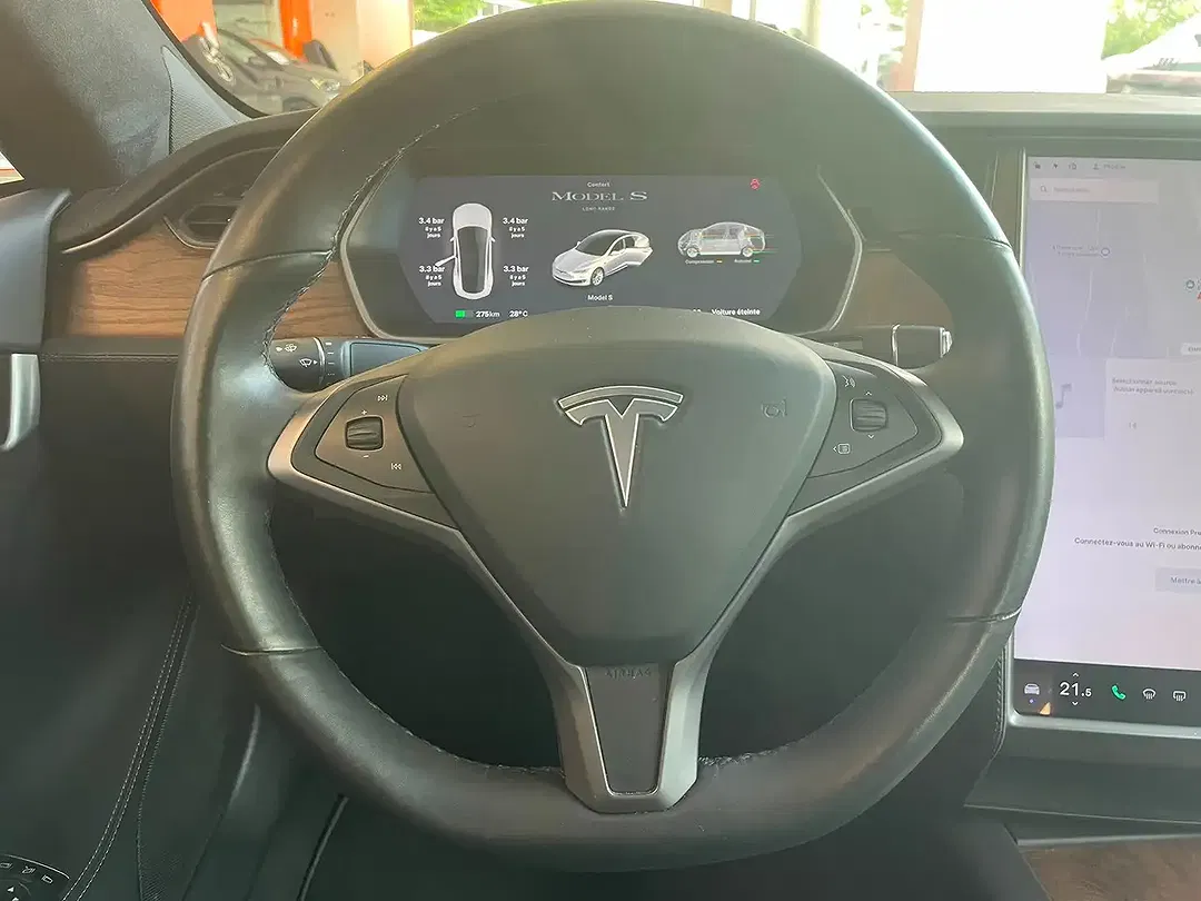 Tesla Model S - Thumbnail 13