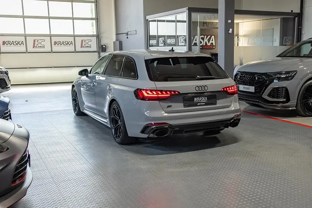 Audi RS4 - Thumbnail 14