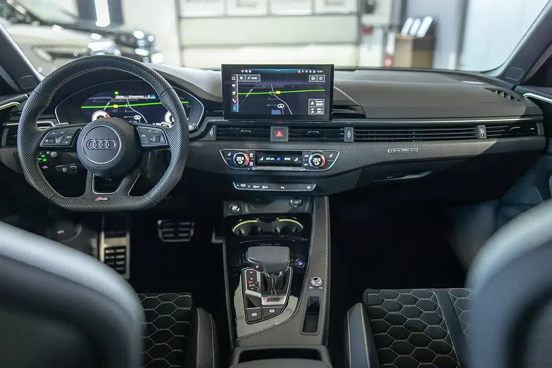 Audi RS4 - Thumbnail 27