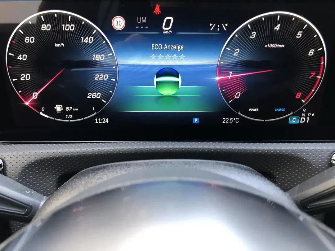 Mercedes-Benz CLA 180 - Thumbnail 9