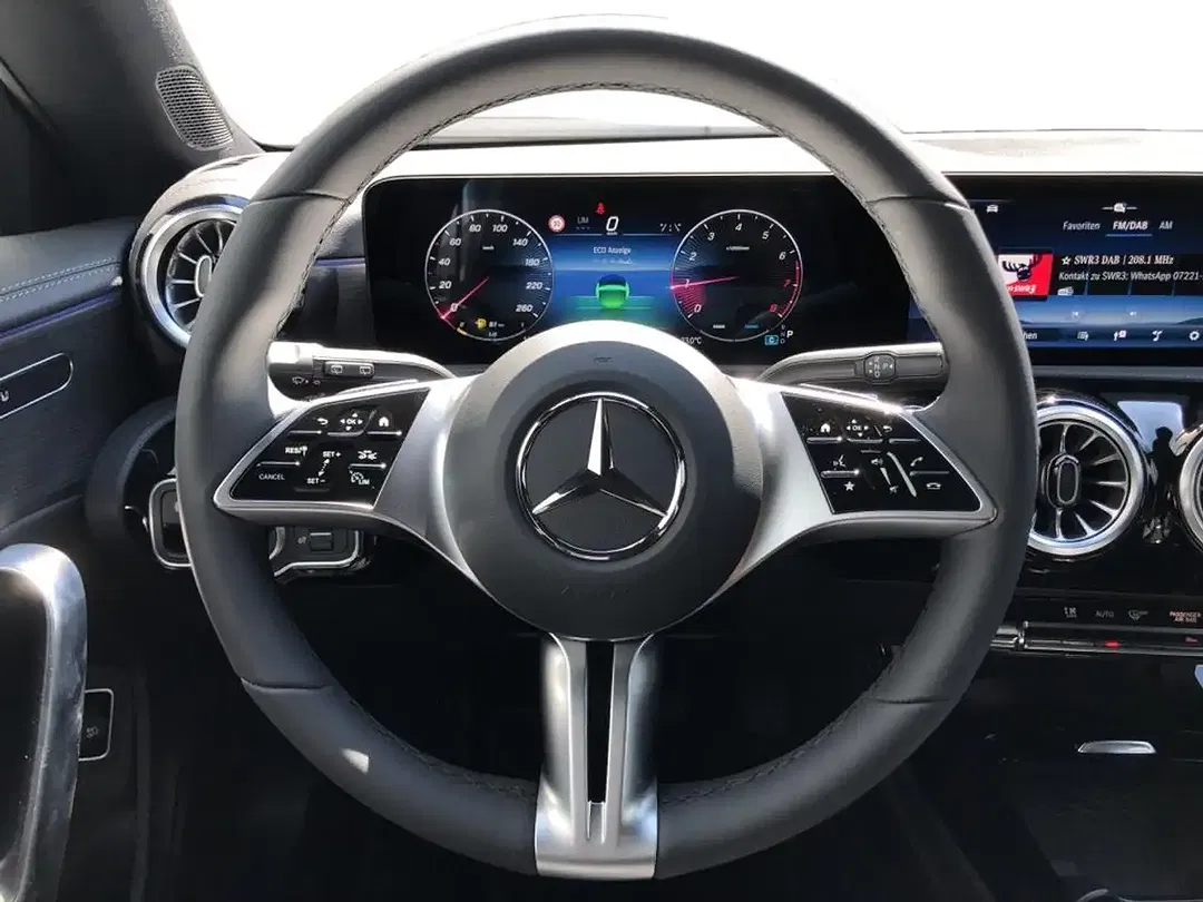 Mercedes-Benz CLA 180 - Thumbnail 10