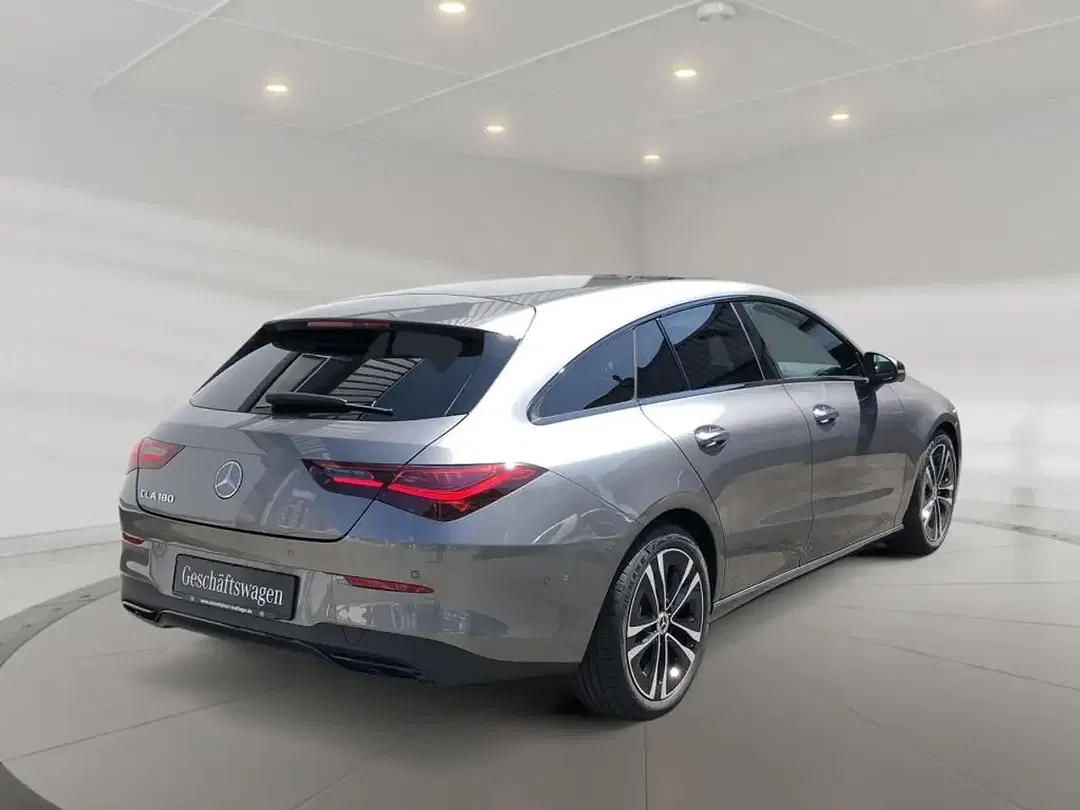 Mercedes-Benz CLA 180 - Thumbnail 2