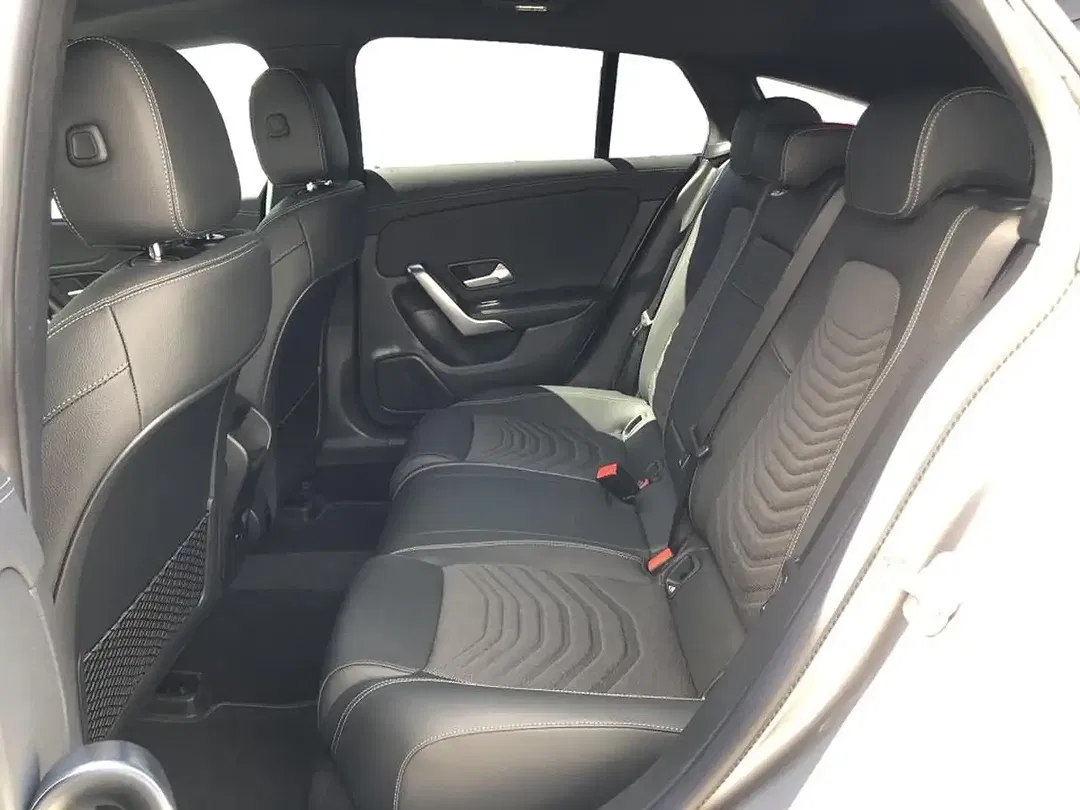 Mercedes-Benz CLA 180 - Thumbnail 7