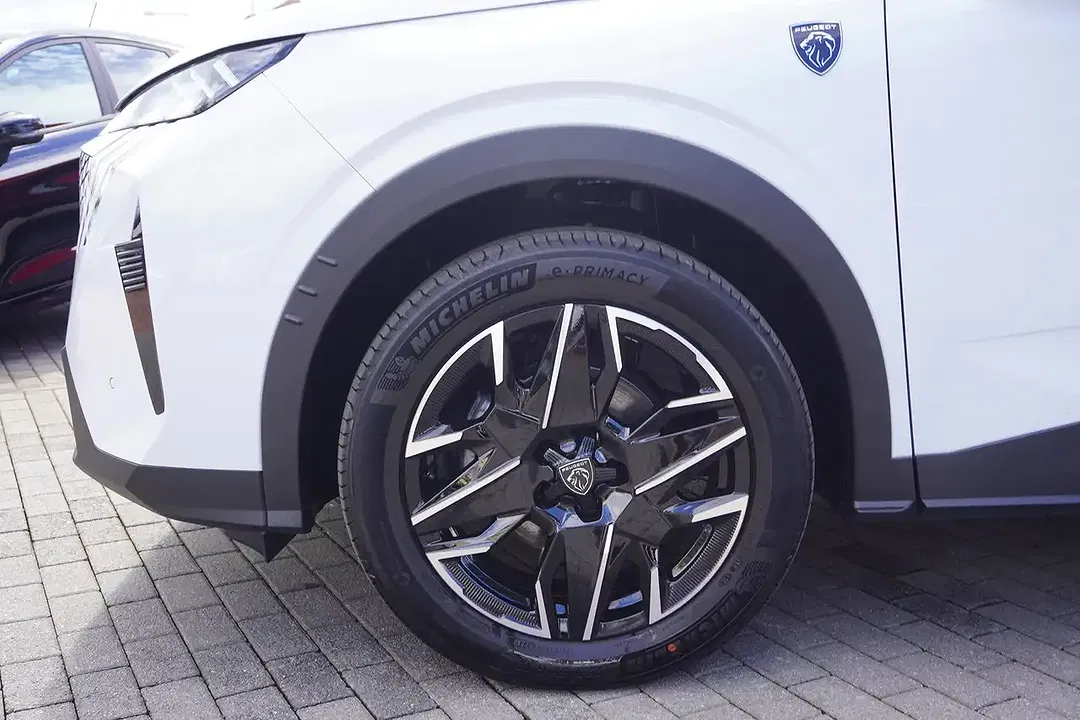 Peugeot 3008 - Thumbnail 9