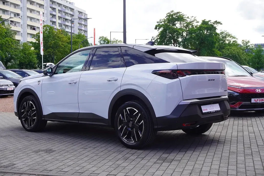 Peugeot 3008 - Thumbnail 3