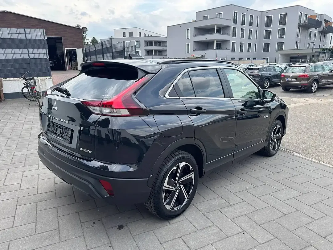 Mitsubishi Eclipse Cross - Thumbnail 4