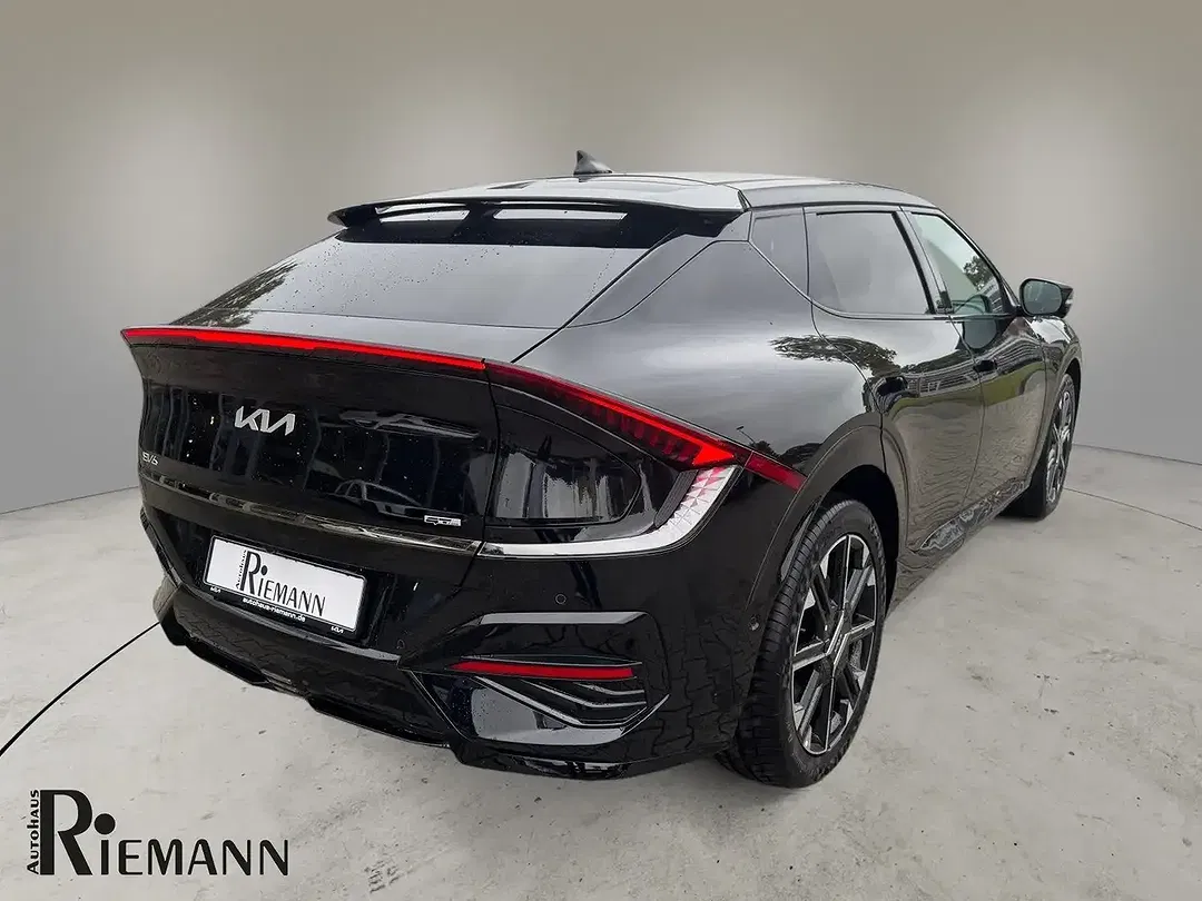 Kia EV6 - Thumbnail 3