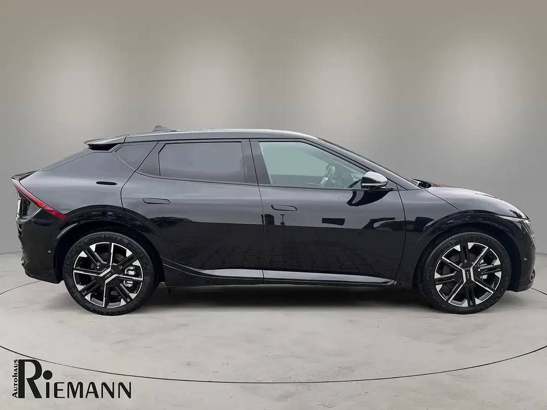 Kia EV6 - Thumbnail 5