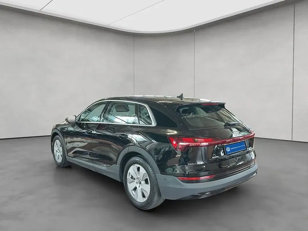 Audi e-tron - Thumbnail 3