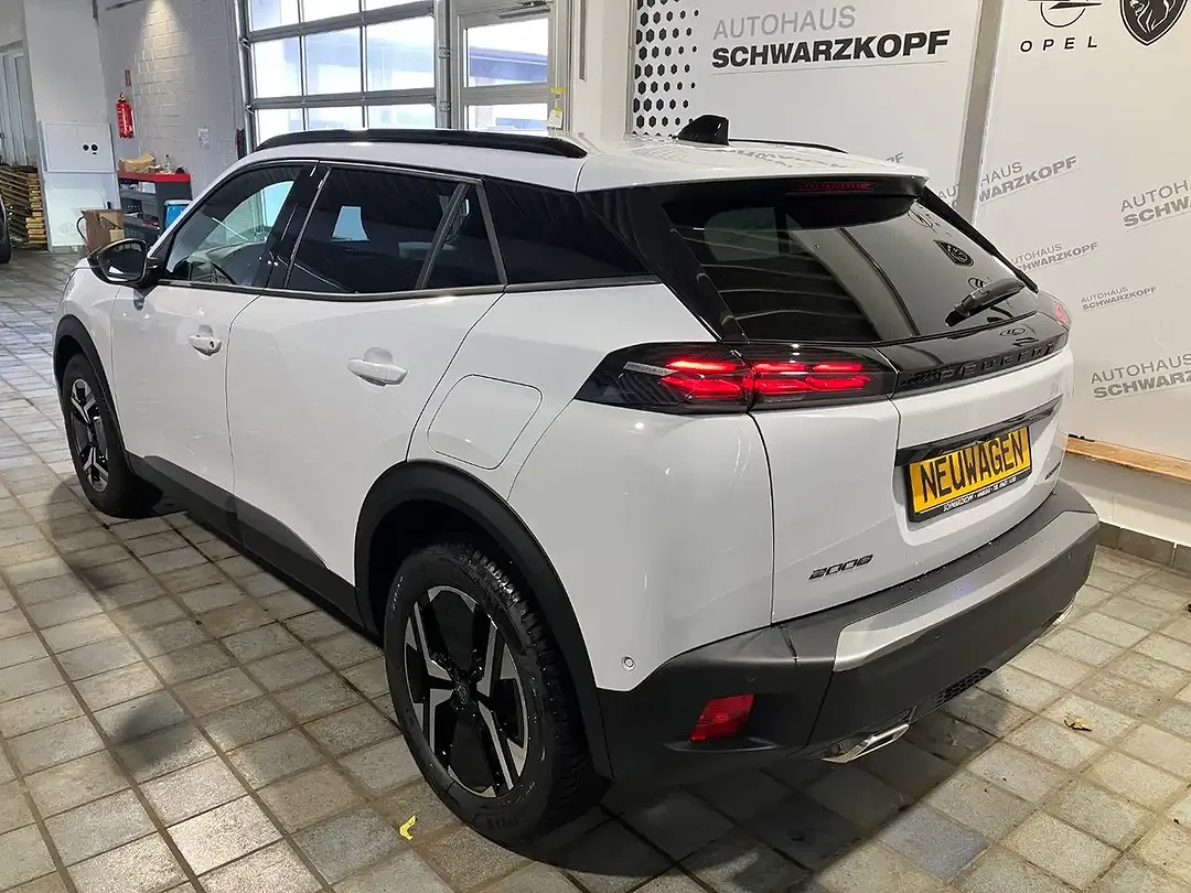 Peugeot 2008 - Thumbnail 2