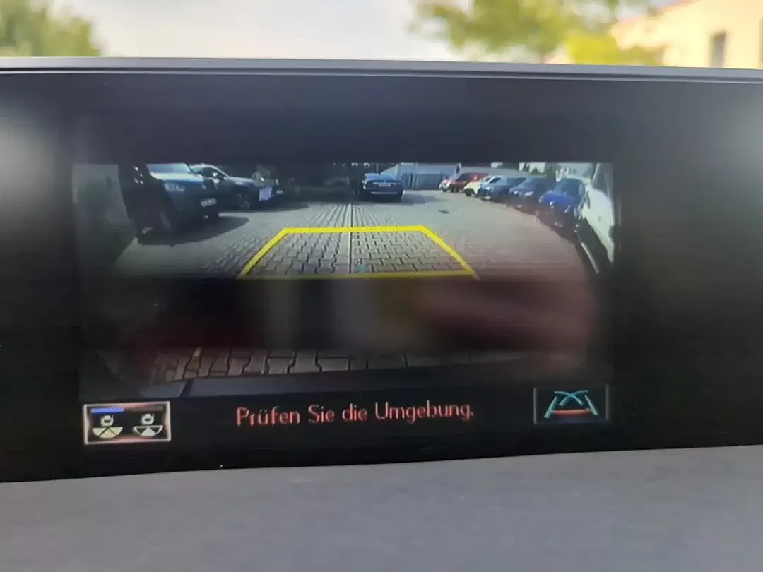 Lexus UX 300e - Thumbnail 14
