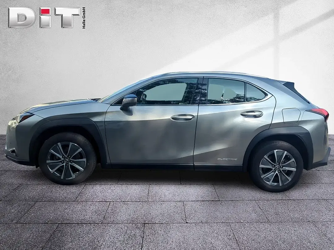 Lexus UX 300e - Thumbnail 3