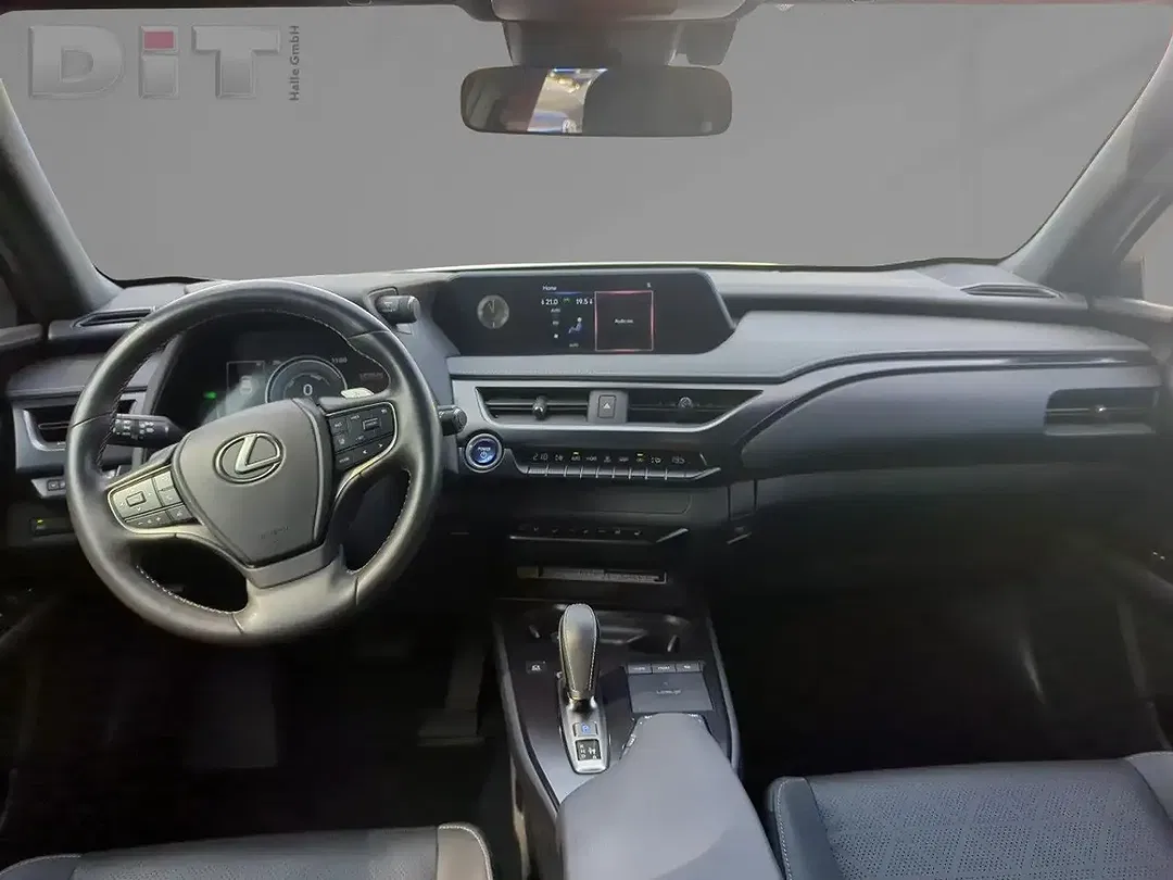 Lexus UX 300e - Thumbnail 8
