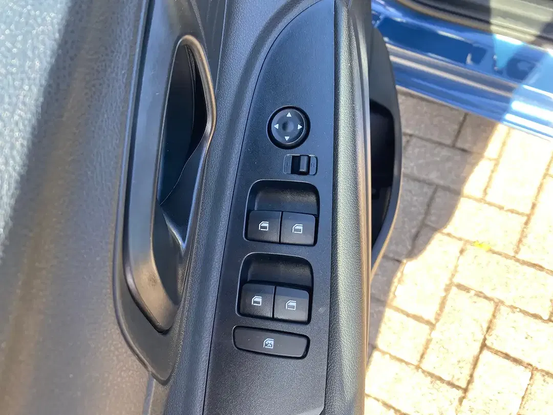 Hyundai i20 - Thumbnail 15