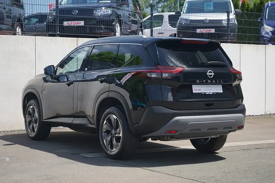 Nissan X-Trail - Thumbnail 2