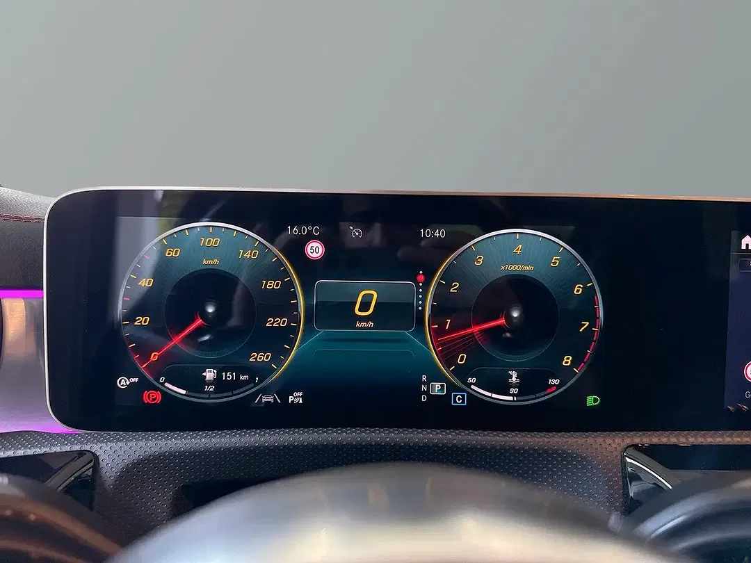 Mercedes-Benz CLA 220 - Thumbnail 11