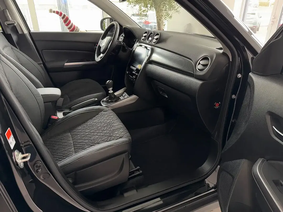Suzuki Vitara - Thumbnail 10