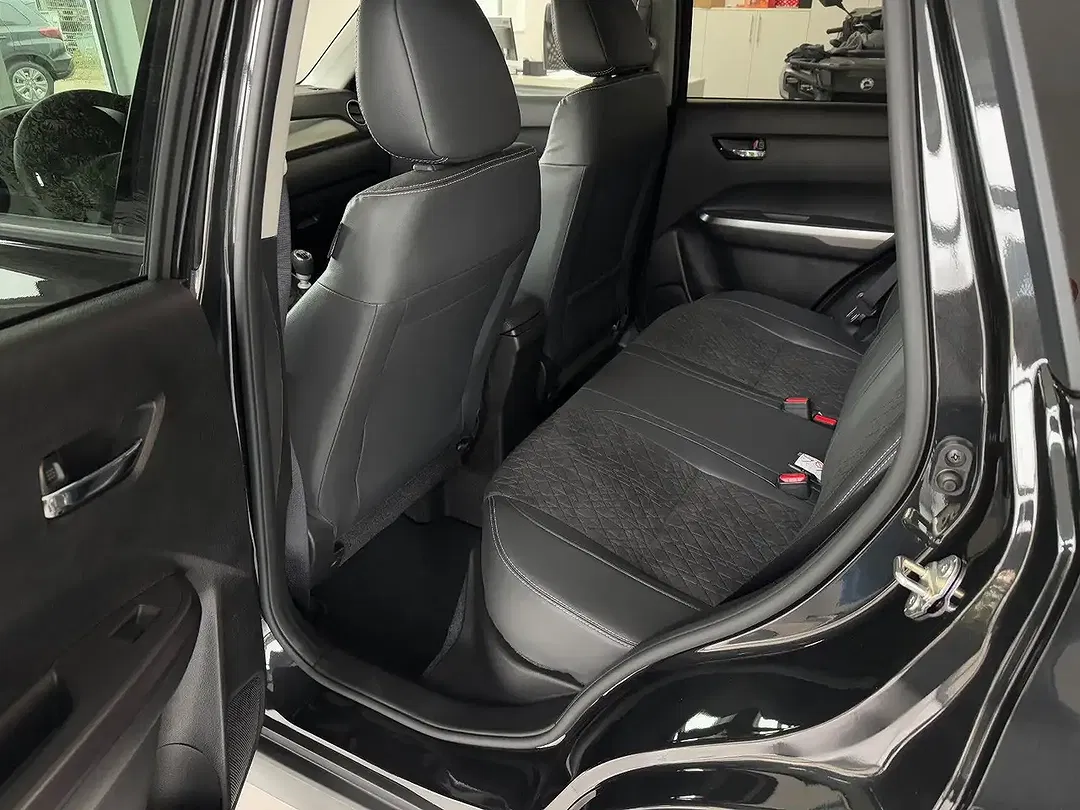 Suzuki Vitara - Thumbnail 13
